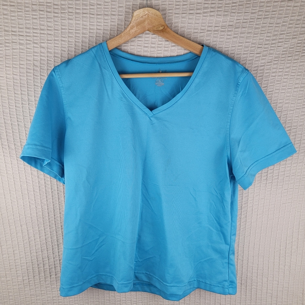Moret Ultra V-Neck‎ Shirt and Shorts Set